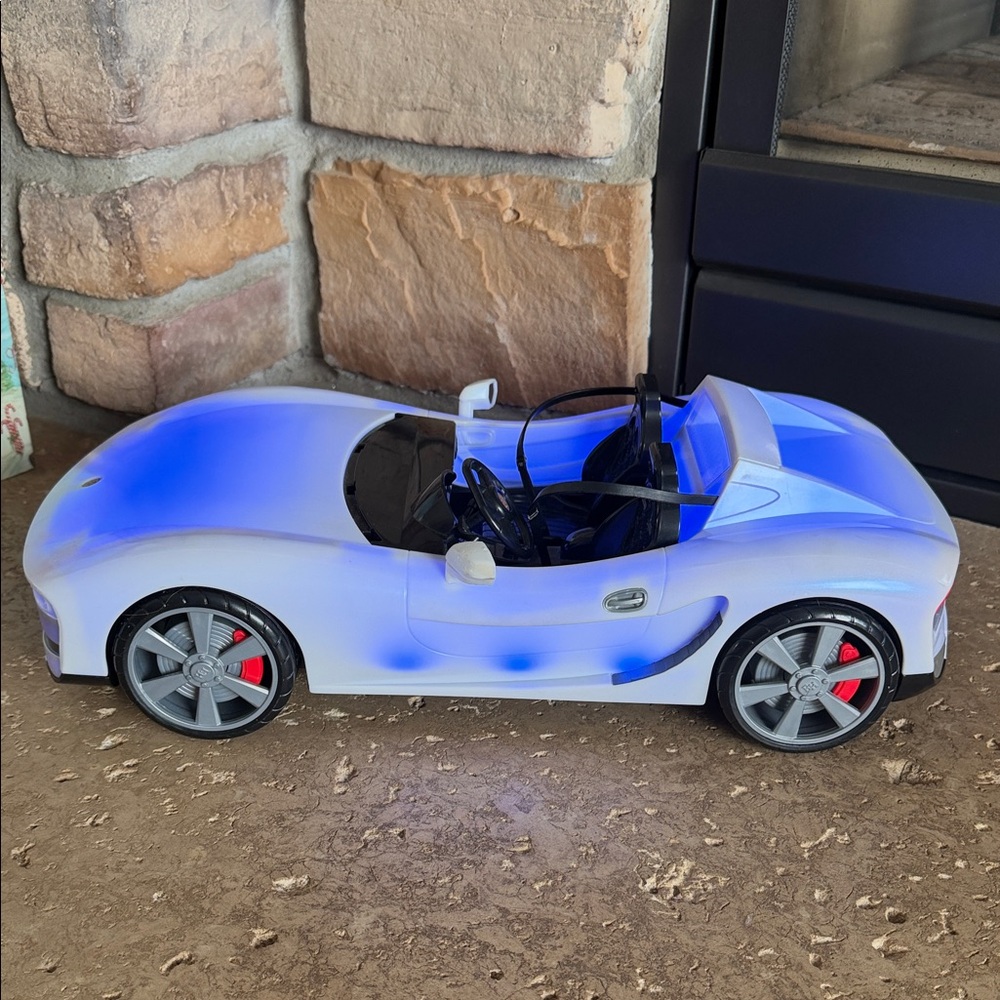 Super cute White Sports Car for Rainbow Dolls Changes colors - Picture 2 of 11